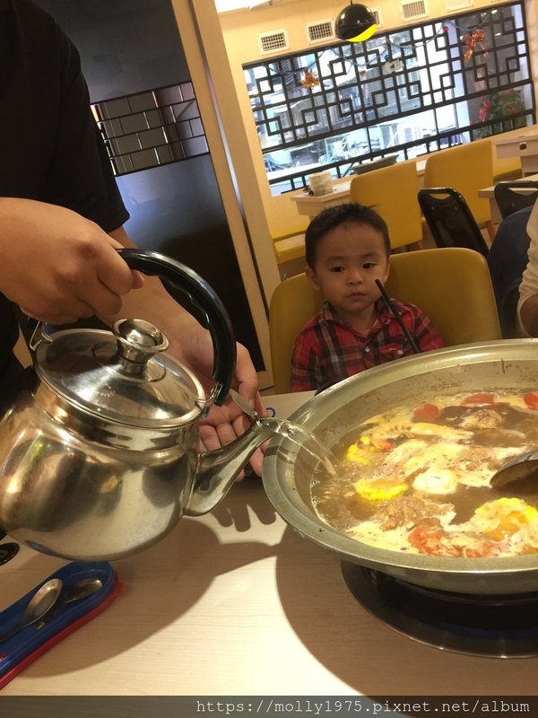 大安石頭火鍋(大安店):【台北】大安自助石頭沙茶火鍋/忠孝復興站/以盤計價/台式懷舊火鍋