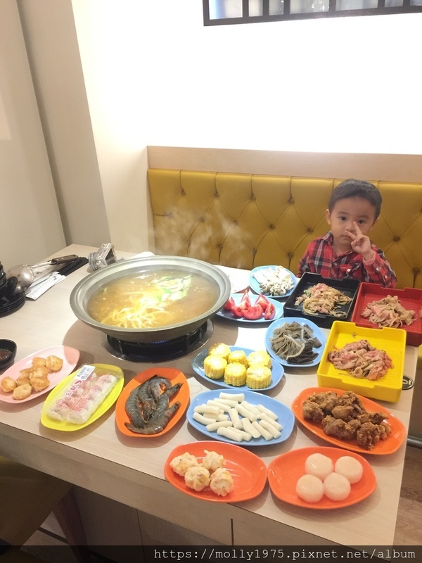 大安石頭火鍋(大安店):【台北】大安自助石頭沙茶火鍋/忠孝復興站/以盤計價/台式懷舊火鍋