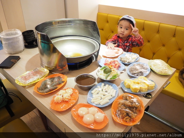 大安石頭火鍋(大安店):【台北】大安自助石頭沙茶火鍋/忠孝復興站/以盤計價/台式懷舊火鍋