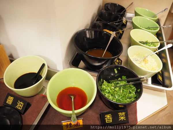 大安石頭火鍋(大安店):【台北】大安自助石頭沙茶火鍋/忠孝復興站/以盤計價/台式懷舊火鍋