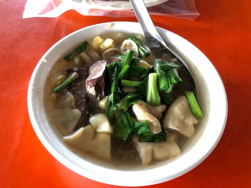 常常撲空賣完的庶民美食萬來豬血湯,本館路小吃美食