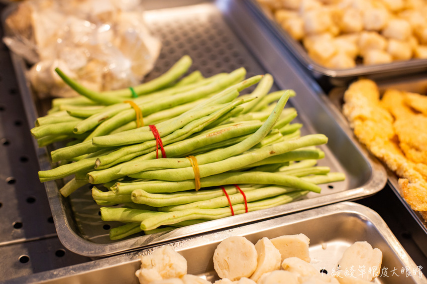 新竹雞排中隊｜雞排尬蔥油餅只要六十五元！綜合炸物份量多，外送無骨雞排便當及雞排炒泡麵