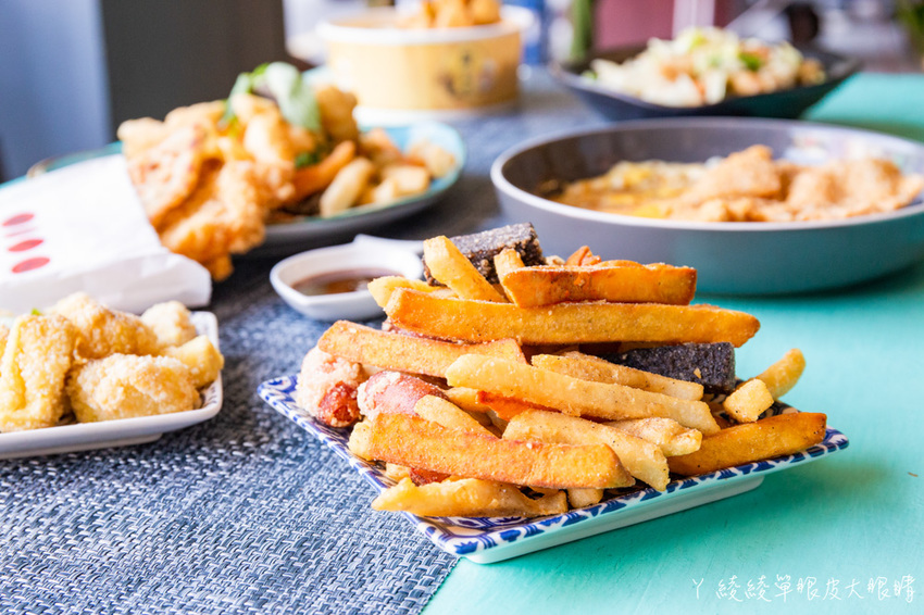 新竹雞排中隊｜雞排尬蔥油餅只要六十五元！綜合炸物份量多，外送無骨雞排便當及雞排炒泡麵