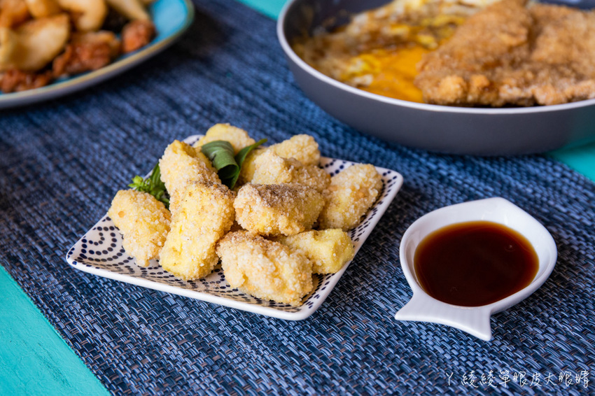 新竹雞排中隊｜雞排尬蔥油餅只要六十五元！綜合炸物份量多，外送無骨雞排便當及雞排炒泡麵