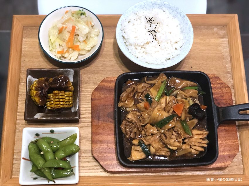 光聆廚房221號館,竹北文義街平價簡餐店,手作自製家常菜好吃!內文附詳細菜單。 @熊寶小榆の旅遊日記