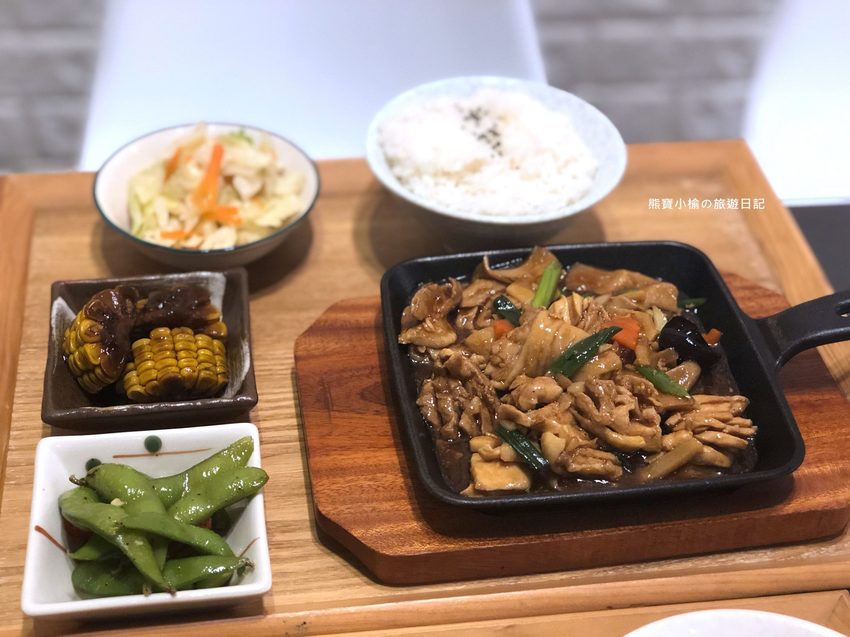 光聆廚房221號館,竹北文義街平價簡餐店,手作自製家常菜好吃!內文附詳細菜單。 @熊寶小榆の旅遊日記