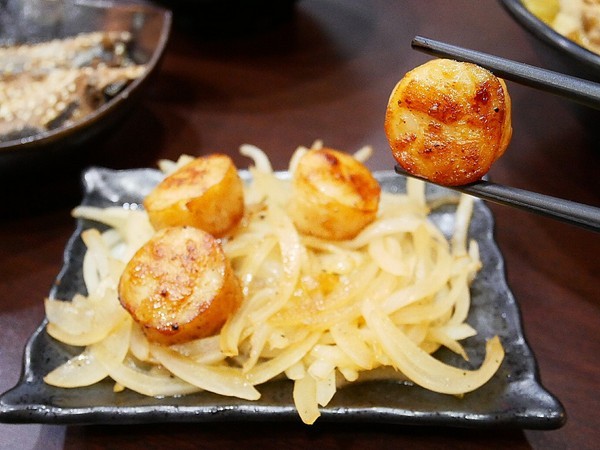 粥鮮(屏東鲍魚絲瓜粥):粥鮮(屏東鮑魚絲瓜粥)-台中西屯海鮮粥烏龍麵 超霸氣新鮮海產直接端上桌 冷冷冬天來一碗 親切價格就有豐盛晚餐暖飽肚子