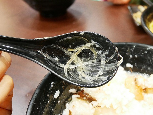 粥鮮(屏東鲍魚絲瓜粥):粥鮮(屏東鮑魚絲瓜粥)-台中西屯海鮮粥烏龍麵 超霸氣新鮮海產直接端上桌 冷冷冬天來一碗 親切價格就有豐盛晚餐暖飽肚子