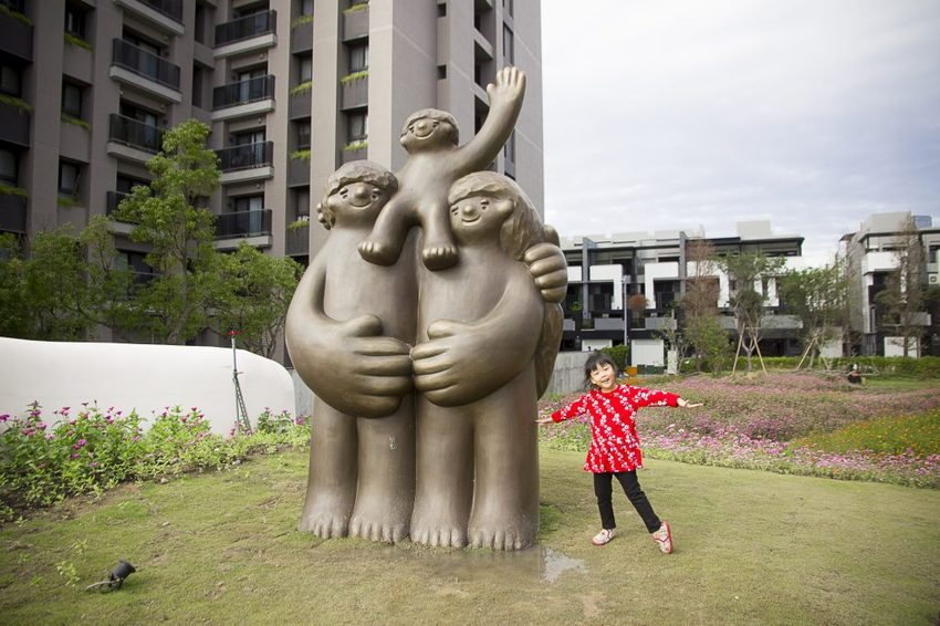 【玩樂.台中】太平景點/小心有熊出沒-熊熊秘境~大片波斯菊花海、森林小徑、可愛小熊出沒,免費好拍