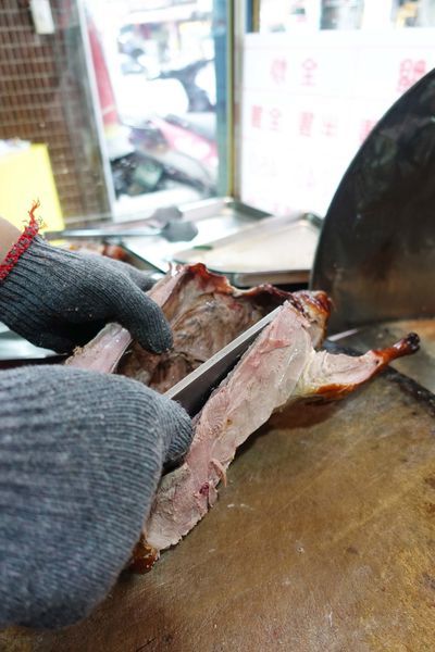 【桃園八德美食】邊境烤鴨-每日新鮮現烤限量烤鴨，晚來就吃不到!!