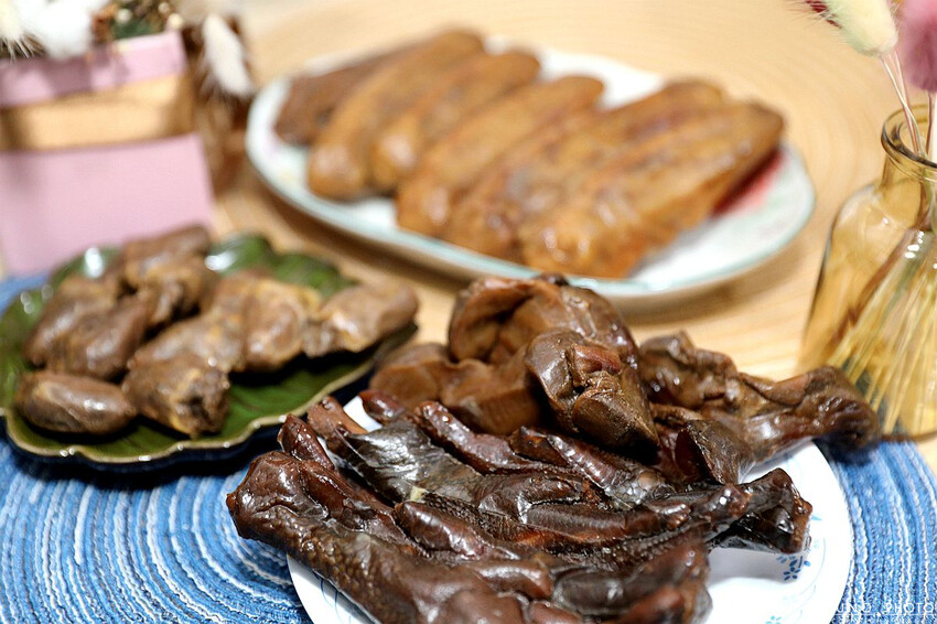 桃園市八德區邊境烤鴨|必吃椒鹽鴨(鹹酥鴨)香酥不油膩的下酒菜 吮指煙燻滷味更是不能錯過。菜單價位(桃園八德烤鴨推薦)