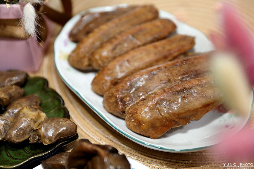 桃園市八德區邊境烤鴨|必吃椒鹽鴨(鹹酥鴨)香酥不油膩的下酒菜 吮指煙燻滷味更是不能錯過。菜單價位(桃園八德烤鴨推薦)