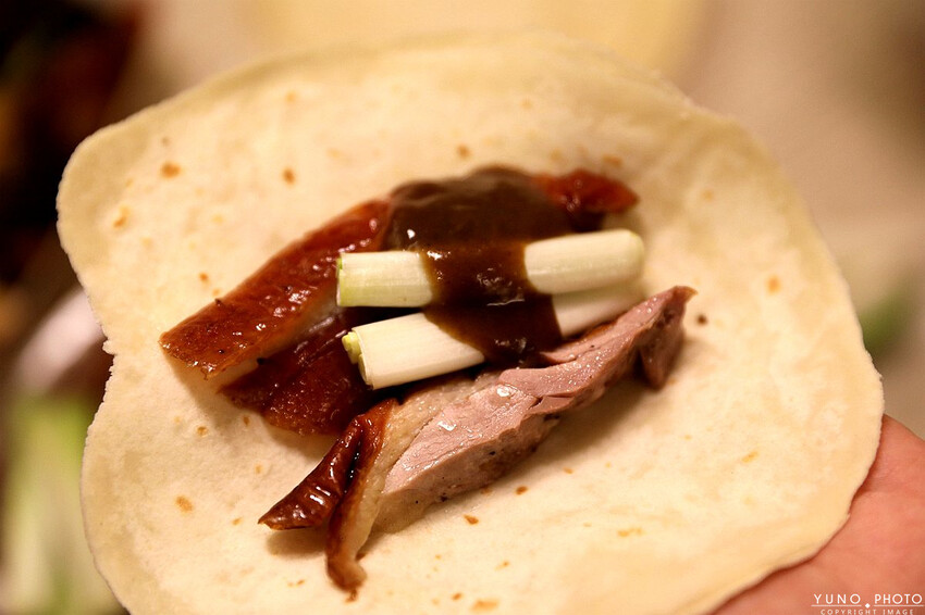 桃園市八德區邊境烤鴨|必吃椒鹽鴨(鹹酥鴨)香酥不油膩的下酒菜 吮指煙燻滷味更是不能錯過。菜單價位(桃園八德烤鴨推薦)