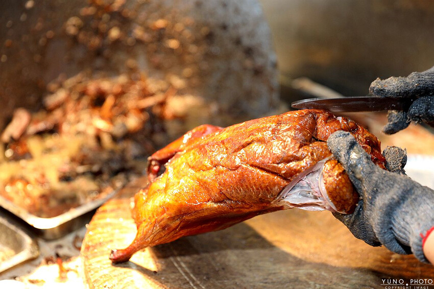 桃園市八德區邊境烤鴨|必吃椒鹽鴨(鹹酥鴨)香酥不油膩的下酒菜 吮指煙燻滷味更是不能錯過。菜單價位(桃園八德烤鴨推薦)