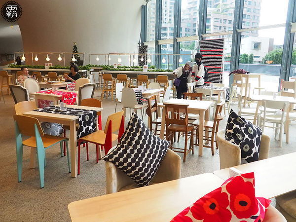 VVG Food Play好樣食藝： 台中歌劇院好樣VVG花現聖誕，宛如嘉年華盛宴，逛市集、挑聖誕禮物、吃聖誕大餐，都在好樣聖誕活動～