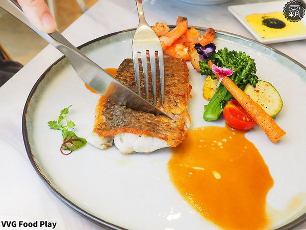 VVG Food Play好樣食藝： 台中歌劇院好樣VVG花現聖誕，宛如嘉年華盛宴，逛市集、挑聖誕禮物、吃聖誕大餐，都在好樣聖誕活動～