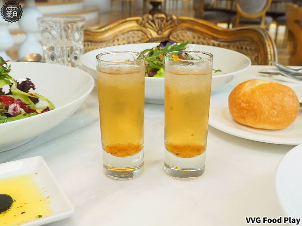 VVG Food Play好樣食藝： 台中歌劇院好樣VVG花現聖誕，宛如嘉年華盛宴，逛市集、挑聖誕禮物、吃聖誕大餐，都在好樣聖誕活動～