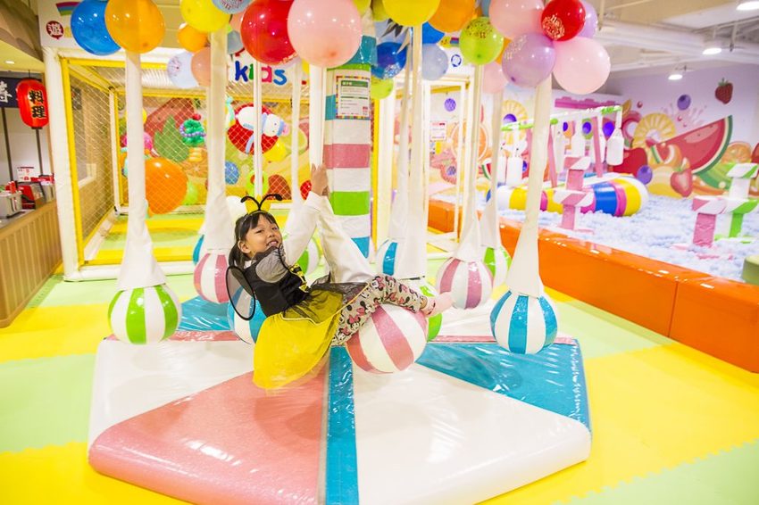 【親子樂園】遊戲愛樂園ATT大直店水果公園～ATT 4 Recharge室內親子樂園，超厲害仿真超市、日本料理店、放電大球池