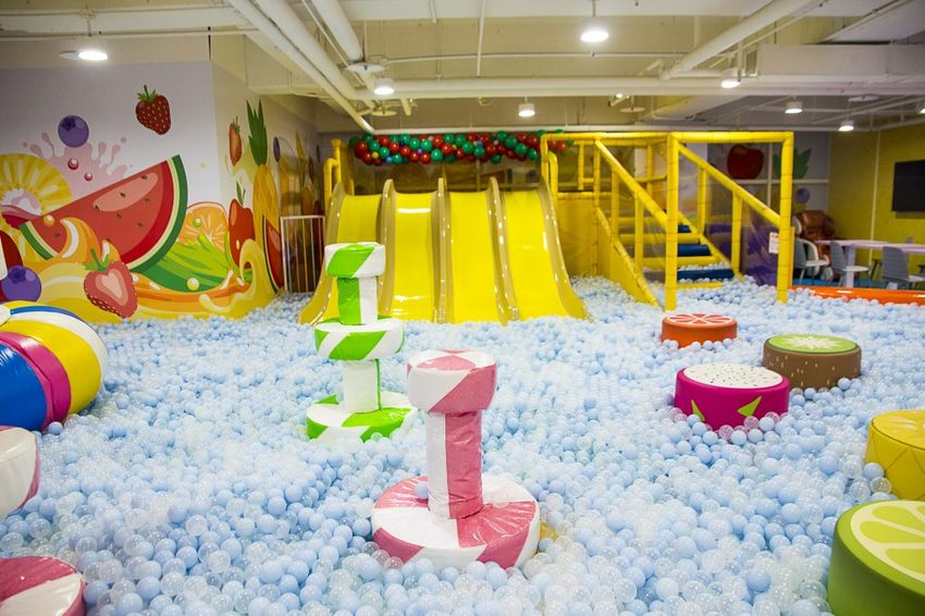 【親子樂園】遊戲愛樂園ATT大直店水果公園～ATT 4 Recharge室內親子樂園，超厲害仿真超市、日本料理店、放電大球池