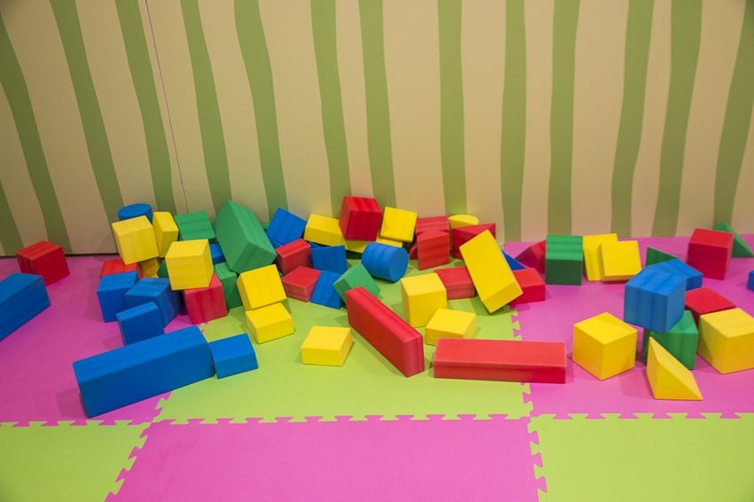 【親子樂園】遊戲愛樂園ATT大直店水果公園～ATT 4 Recharge室內親子樂園，超厲害仿真超市、日本料理店、放電大球池