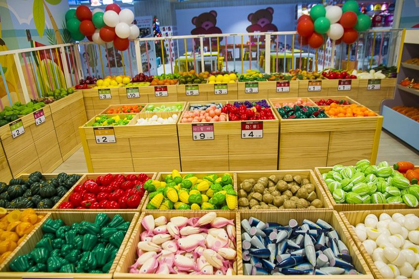 【親子樂園】遊戲愛樂園ATT大直店水果公園～ATT 4 Recharge室內親子樂園，超厲害仿真超市、日本料理店、放電大球池