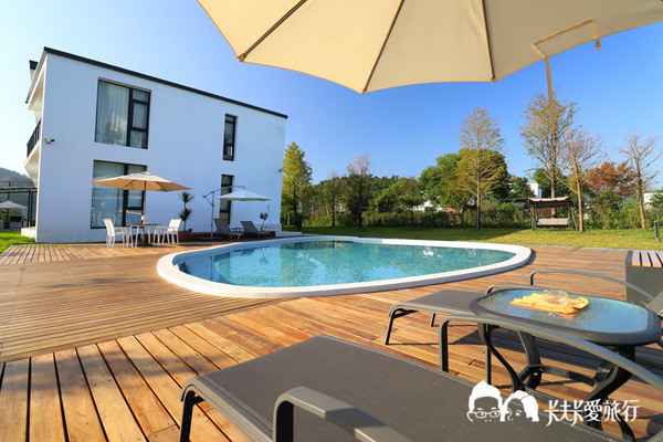 悠悅光 Aura Villa：宜蘭民宿-悠悅光新樂館｜親子民宿動物風格溜滑梯攀岩場梅花湖畔