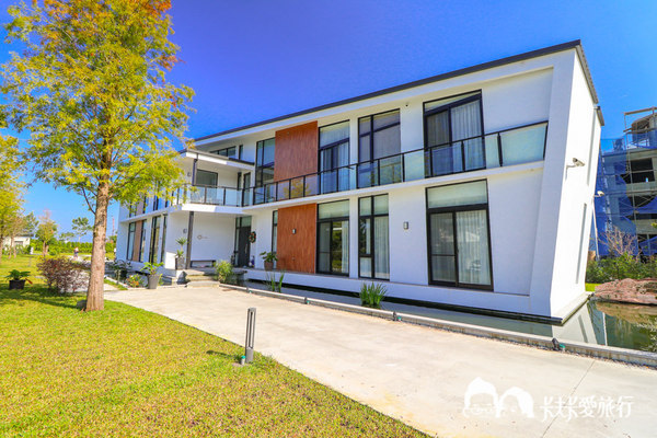 悠悅光 Aura Villa：宜蘭民宿-悠悅光新樂館｜親子民宿動物風格溜滑梯攀岩場梅花湖畔