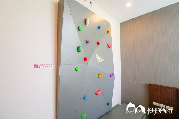 悠悅光 Aura Villa：宜蘭民宿-悠悅光新樂館｜親子民宿動物風格溜滑梯攀岩場梅花湖畔