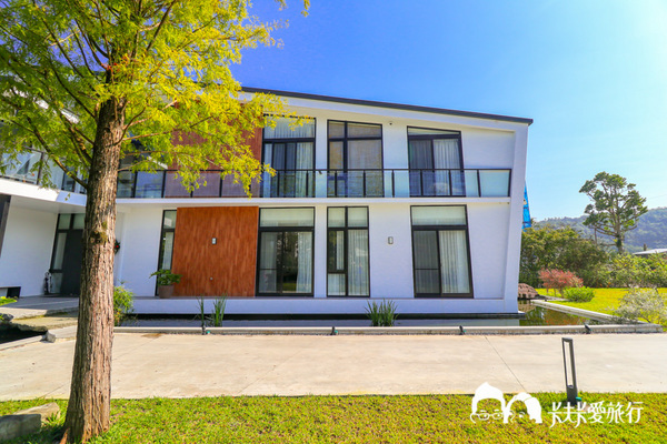 悠悅光 Aura Villa：宜蘭民宿-悠悅光新樂館｜親子民宿動物風格溜滑梯攀岩場梅花湖畔