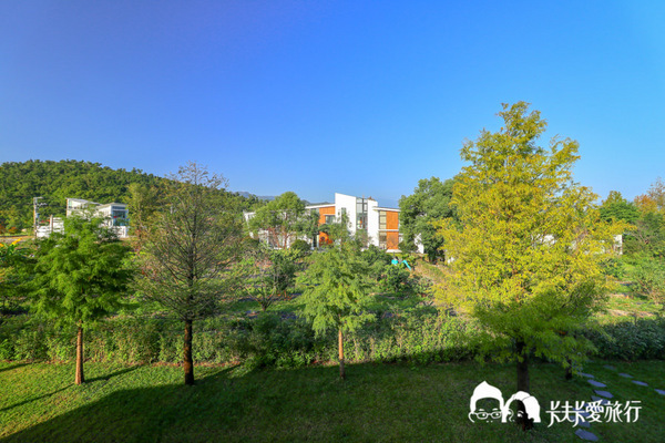 悠悅光 Aura Villa：宜蘭民宿-悠悅光新樂館｜親子民宿動物風格溜滑梯攀岩場梅花湖畔