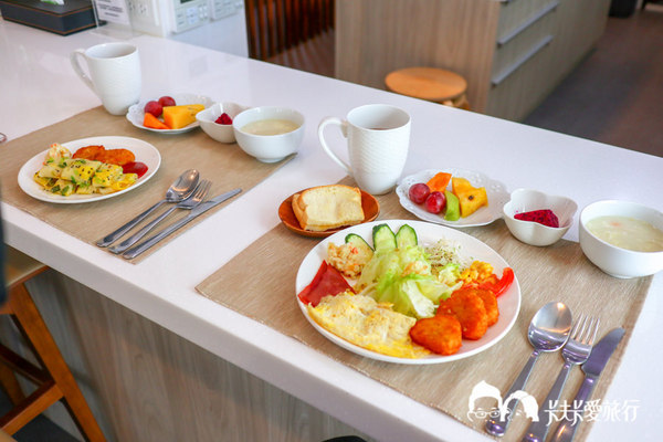 悠悅光 Aura Villa：宜蘭民宿-悠悅光新樂館｜親子民宿動物風格溜滑梯攀岩場梅花湖畔