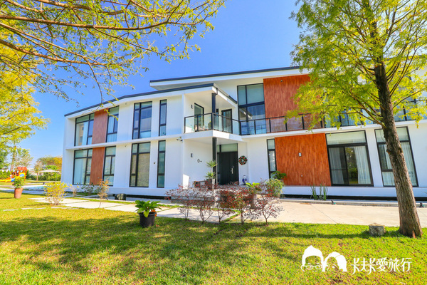 悠悅光 Aura Villa：宜蘭民宿-悠悅光新樂館｜親子民宿動物風格溜滑梯攀岩場梅花湖畔