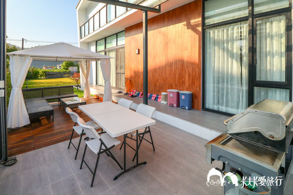 悠悅光 Aura Villa：宜蘭民宿-悠悅光新樂館｜親子民宿動物風格溜滑梯攀岩場梅花湖畔