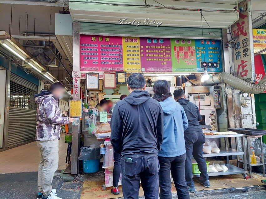 【台中大甲】大甲城燒餅│鎮瀾宮旁早餐推薦,手工現烤超酥燒餅,杏仁茶香濃好喝! - 貪吃猴的幻想