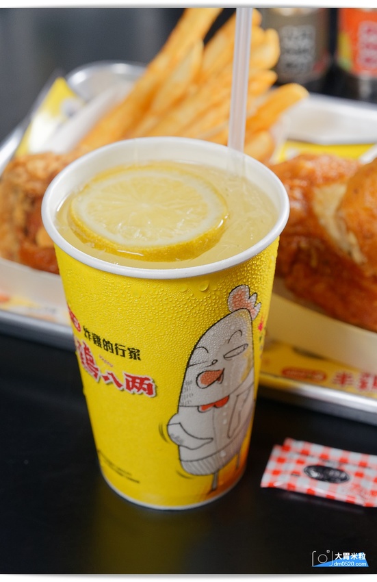 大胃米粒(桃園中壢炸雞推薦)炸雞的行家,半雞八兩中壢中原店,超人氣台南炸雞洋行2代店!新推出半雞套餐,享受肉汁滿溢,中壢炸雞推薦, - 大胃米粒 DAVID & MILLY