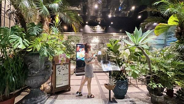 桃園 『Thai J泰式料理』 超奢華叢林宮廷風網美系泰式餐廳🍴 超浮誇泰式火山排骨🌋泰Thai猛啦‼️  Thai好吃‼️Thai浮誇‼️Thai奢華‼️餐點道地，美味程度完勝知名連鎖泰式餐廳💯💯💯
