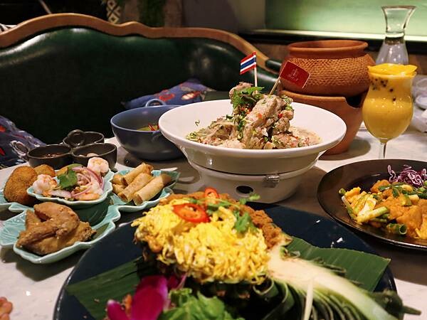 桃園 『Thai J泰式料理』 超奢華叢林宮廷風網美系泰式餐廳🍴 超浮誇泰式火山排骨🌋泰Thai猛啦‼️  Thai好吃‼️Thai浮誇‼️Thai奢華‼️餐點道地，美味程度完勝知名連鎖泰式餐廳💯💯💯