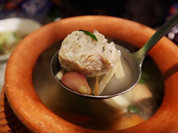 桃園 『Thai J泰式料理』 超奢華叢林宮廷風網美系泰式餐廳🍴 超浮誇泰式火山排骨🌋泰Thai猛啦‼️  Thai好吃‼️Thai浮誇‼️Thai奢華‼️餐點道地，美味程度完勝知名連鎖泰式餐廳💯💯💯
