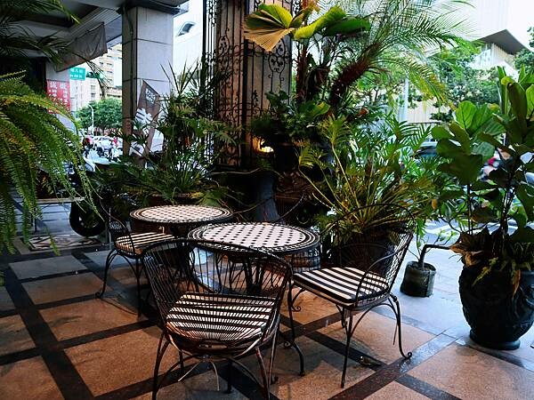 桃園 『Thai J泰式料理』 超奢華叢林宮廷風網美系泰式餐廳🍴 超浮誇泰式火山排骨🌋泰Thai猛啦‼️  Thai好吃‼️Thai浮誇‼️Thai奢華‼️餐點道地，美味程度完勝知名連鎖泰式餐廳💯💯💯