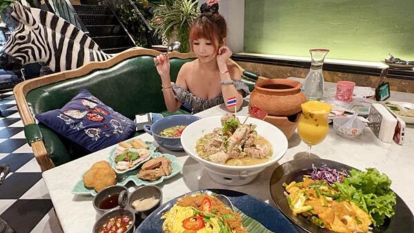 桃園 『Thai J泰式料理』 超奢華叢林宮廷風網美系泰式餐廳🍴 超浮誇泰式火山排骨🌋泰Thai猛啦‼️  Thai好吃‼️Thai浮誇‼️Thai奢華‼️餐點道地，美味程度完勝知名連鎖泰式餐廳💯💯💯