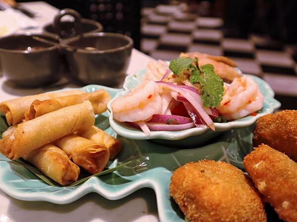 桃園 『Thai J泰式料理』 超奢華叢林宮廷風網美系泰式餐廳🍴 超浮誇泰式火山排骨🌋泰Thai猛啦‼️  Thai好吃‼️Thai浮誇‼️Thai奢華‼️餐點道地，美味程度完勝知名連鎖泰式餐廳💯💯💯