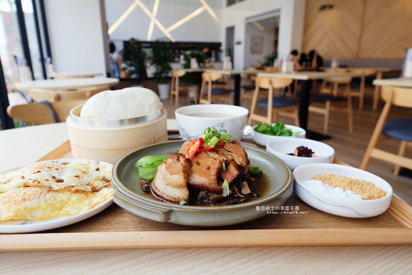 台中西屯│萌木之村MOMU-都市裡的森林童話村,中科楓康超市旁 - 藍色起士的美食主義