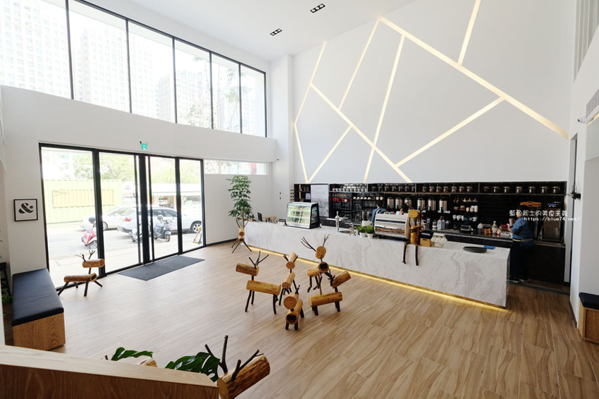 台中西屯│萌木之村MOMU-都市裡的森林童話村,中科楓康超市旁 - 藍色起士的美食主義