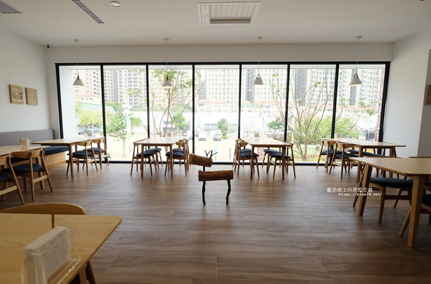 台中西屯│萌木之村MOMU-都市裡的森林童話村,中科楓康超市旁 - 藍色起士的美食主義