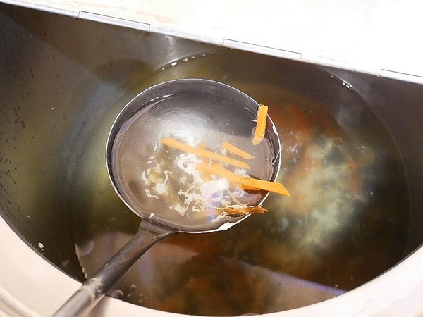 宏記牛肉麵食館：宏記牛肉麵食館-台南安南區牛肉麵  從北部往南開拓的牛肉麵店  甜度不會太高  北部、中部的人也吃得習慣