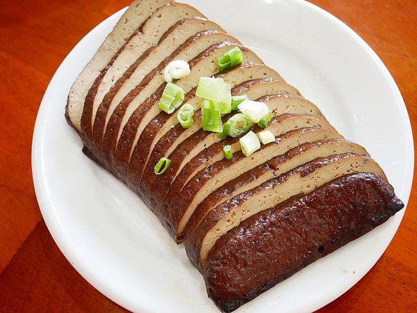 宏記牛肉麵食館：宏記牛肉麵食館-台南安南區牛肉麵  從北部往南開拓的牛肉麵店  甜度不會太高  北部、中部的人也吃得習慣