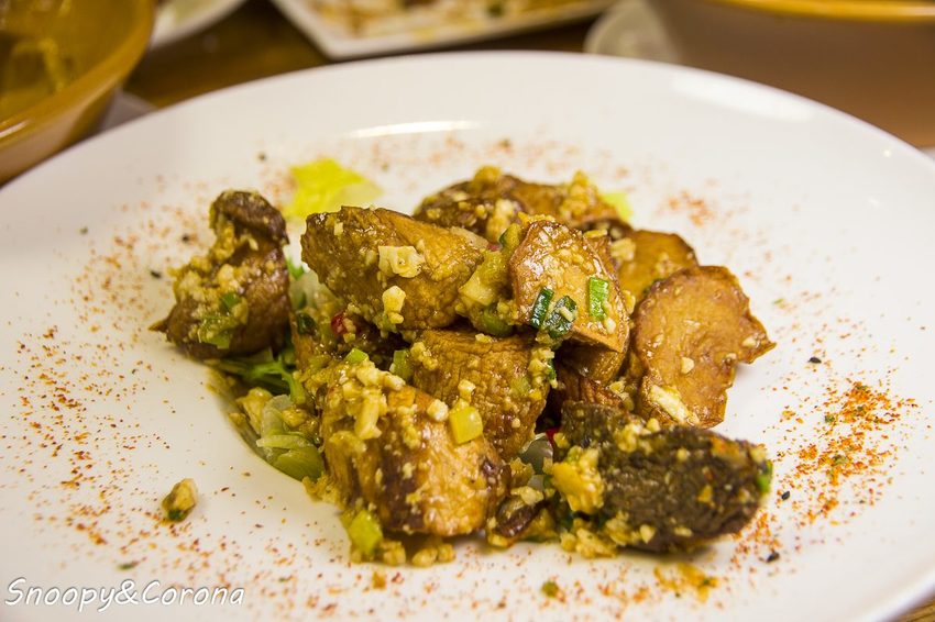 【淡水美食】淡水輕軌聚餐餐廳/亨米廚房Henmi Kitchen中式時尚料理/西式下午茶咖啡~中西合併時尚美味、菜色多元