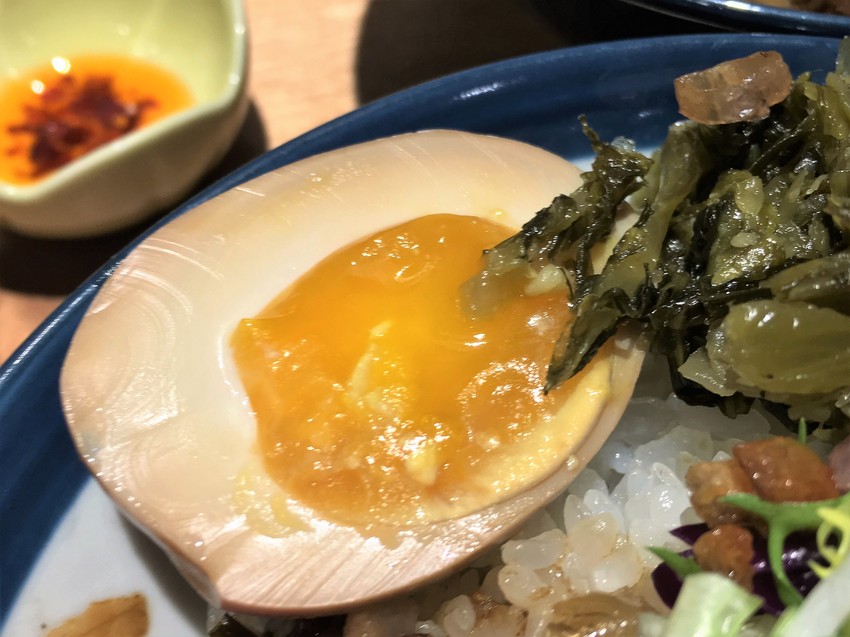 西門町夥計食堂HUO Kitchen夥計魯肉飯2 夥計,HUO Kitchen,西門,無料,平民,平價,人氣,小吃,懷舊,我不是他媽媽,徐天麟,舒國治,玉子燒,IG,打卡,拍照,古早味,台式