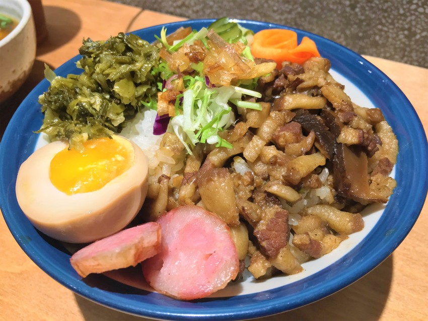 西門町夥計食堂HUO Kitchen魯肉飯 夥計,HUO Kitchen,我不是他媽媽,西門,捷運,美食,糖心蛋,左宗堂雞,滷肉飯,酥皮,魯肉,肉燥,台灣小吃,艋舺小吃,西門町美食