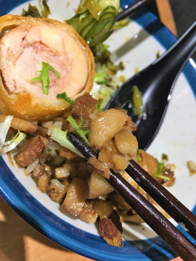 西門町夥計食堂HUO Kitchen夥計魯肉飯 夥計,HUO Kitchen,西門,冬瓜茶,雙雞圓滿飯,雞捲,肉捲,咖哩漢堡,滷肉飯,如意麵,味增,懷舊,復古,胡天蘭,免費,我不是他媽媽